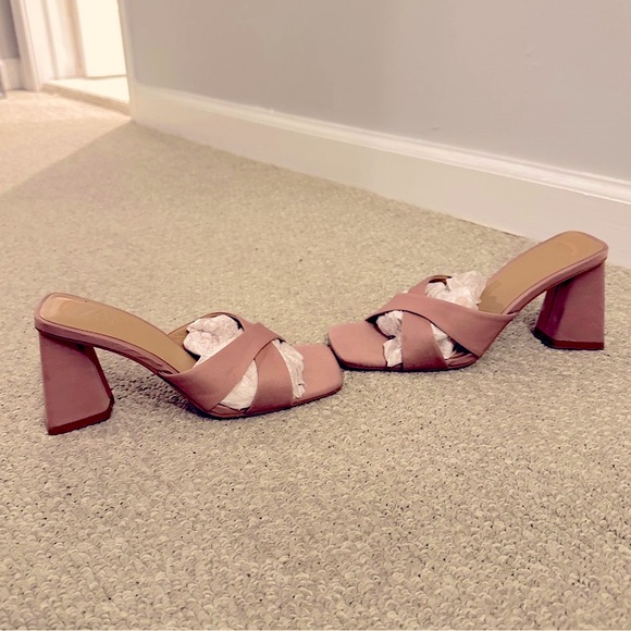 ZARA HEELED CROSSED STRAP BLOCK SANDALS, Size: US 5, Beige Mauve - Picture 6 of 8